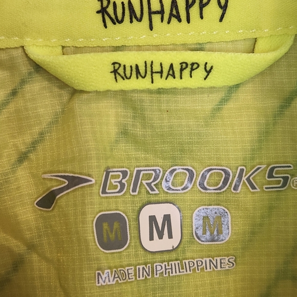BROOKS RUN HAPPY DRIFT SHELL LIGHTWEIGHT WINDBREAKER JACKET SIZE MED WOMENS - Picture 3 of 10